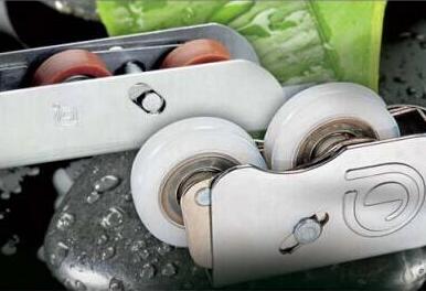 鋁合金門窗滑輪如何安裝？