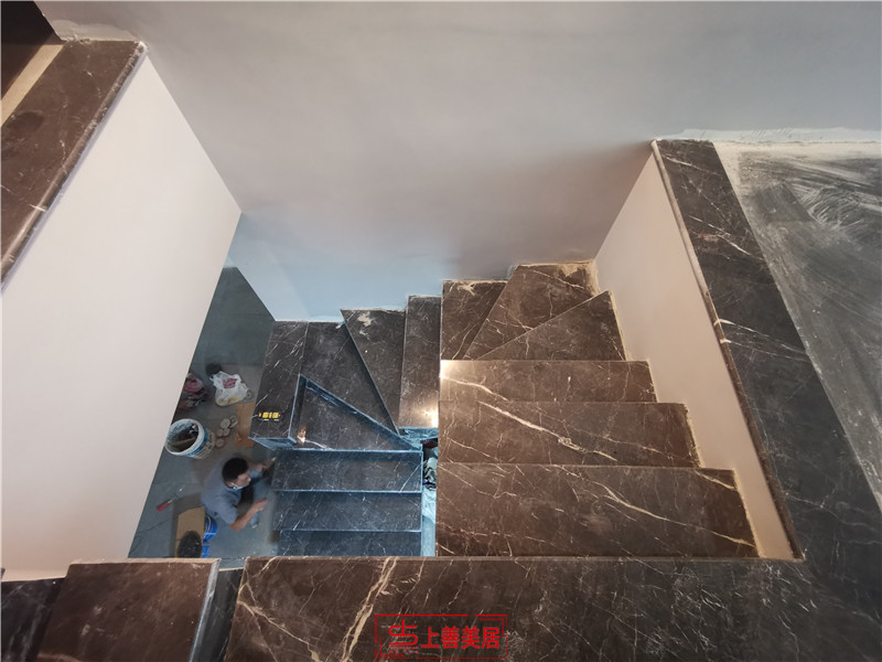 水榭花都躍層237平