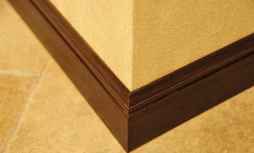 木質(zhì)踢腳線