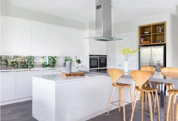 隔斷式吧臺(tái)