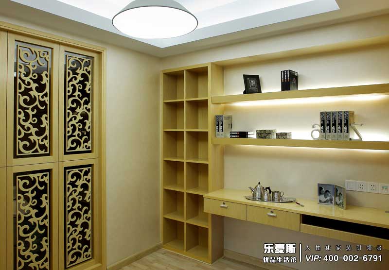 星湖國(guó)際花園現(xiàn)代簡(jiǎn)約裝修效果圖